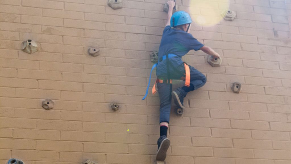 Wall_16-9